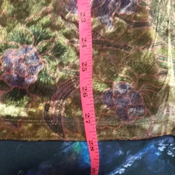 Essentials plus size top/blouse 2X gold with floral and butterfly’s - Picture 7 of 7